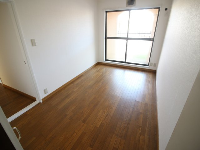 【洋室】 | 郡家新町テラスハウス