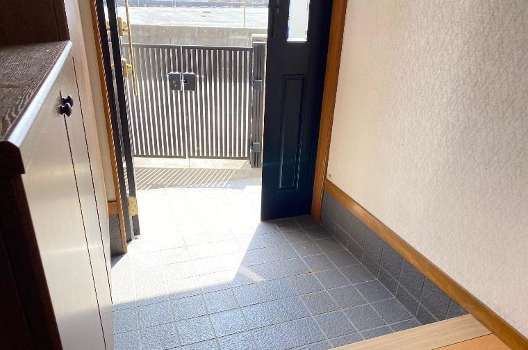 あたご戸建の玄関