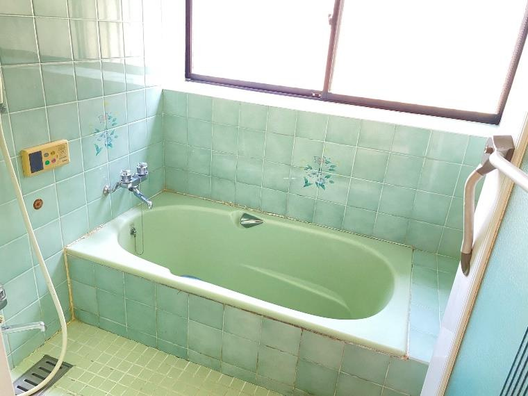 あたご戸建の浴室