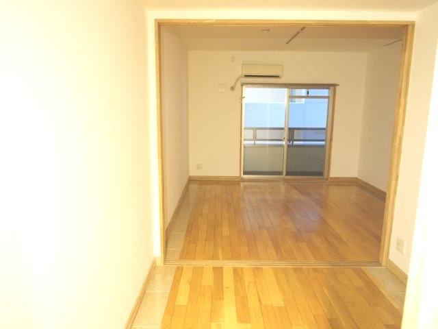 FUKUE BLD の洋室