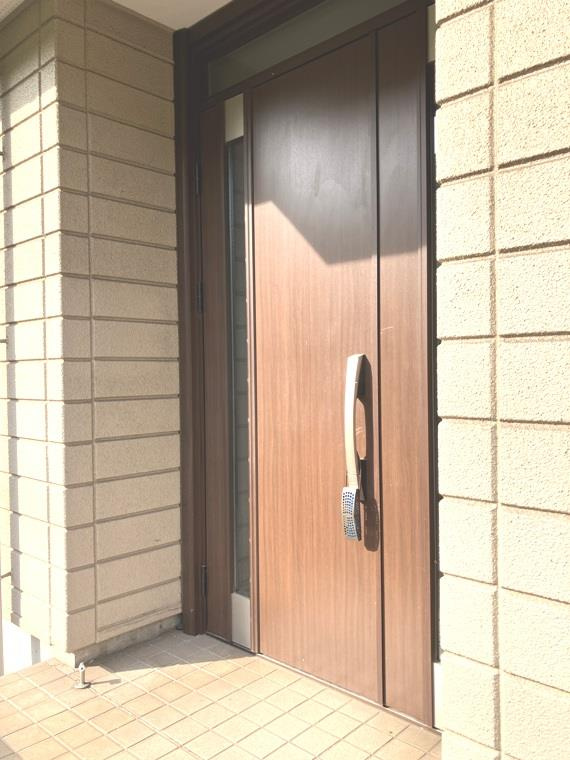 海神戸建のエントランス