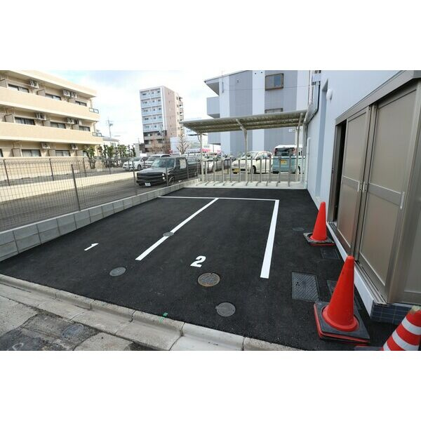 イースクエア並木　名古屋市賃貸　仲介手数料無料の駐車場