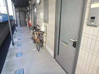 １Ｆ共用廊下