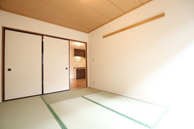 落ち着く空間の6帖和室♪
