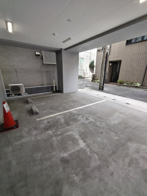 ★敷地内駐車場★（空き状況・使用料等詳細はご確認下さい）