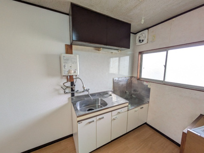 キッチンです♪※湯沸し器が設備扱いか確認中です。