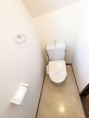 温水便座付きトイレ