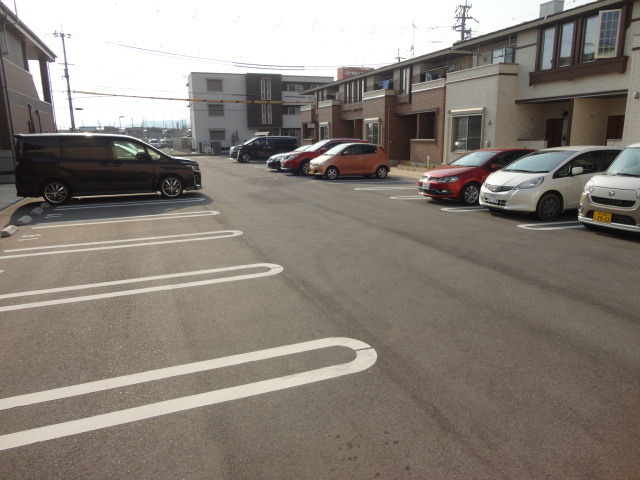 フリーデＣの駐車場
