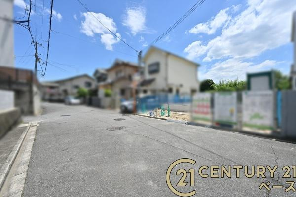 リナージュ小泉町 ／新築一戸建の前面道路含む現地写真|■現地撮影写真■ 前面道路は６ｍ以上と広くゆったりしています！