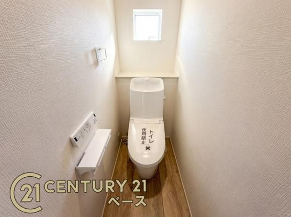 リナージュ小泉町 ／新築一戸建の内観：施工例|■１・２階ともに『節水省エネ仕様シャワートイレ』を採用しています！■