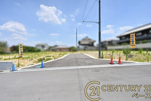リーブルガーデン中山台 １号棟 ／新築一戸建の前面道路含む現地写真|■現地撮影写真■前面道路は広々開放的で駐車ラクラク！