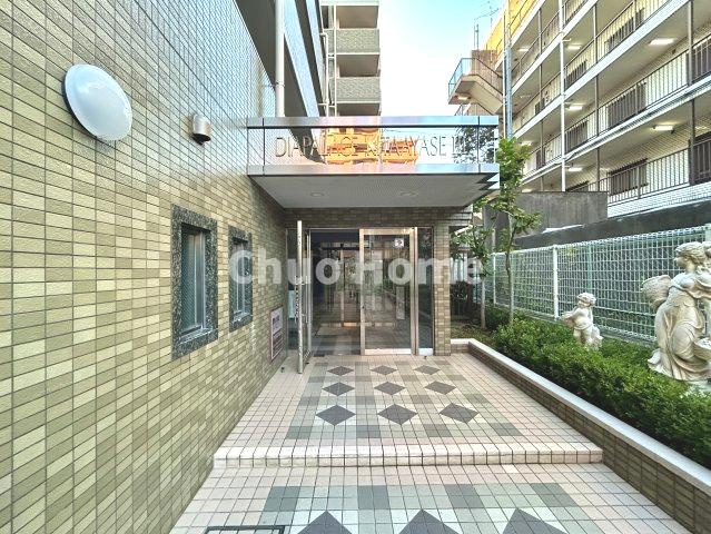 ダイアパレス北綾瀬3のエントランス|【エントランス】マンションのエントランスは、その物件の印象を決める、顔とも言える場所です。毎日通る場所ですからきれいなのが一番です。