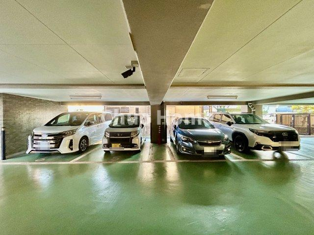 ダイアパレス北綾瀬3の駐車場|【敷地内駐車場】最新の空き状況や費用などの詳細は担当スタッフまでお問い合わせください。