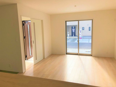 【居間・リビング】 | 【20万円ｷｬｯｼｭﾊﾞｯｸ対象物件】クレーデルガーデン大和高田市市場 第13 全5棟 3号棟 | 施工例写真