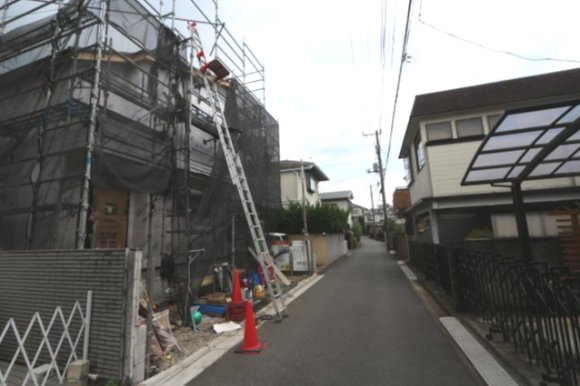 【KEIAI　Grace】仲町４期の外観|食器洗浄機、浄水器、パントリー、オールスライド収納を搭載した、機能的な対面キッチンです。