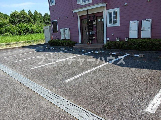 ハピネスヒル１の駐車場