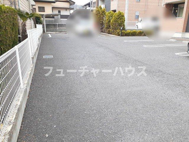 パティオスカイⅧの駐車場|駐車スペースもあります