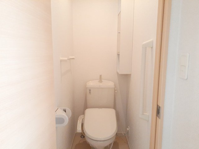 パティオスカイⅧのトイレ|落ち着いた色調のトイレです
