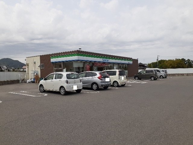プチ・シャトーＡの周辺|ファミリーマート西条国安店まで1000m