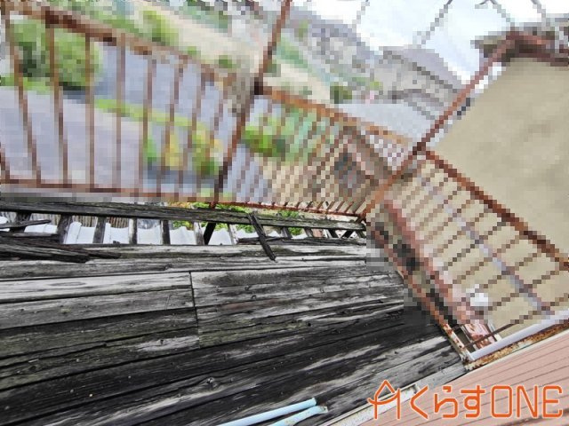 【バルコニー】 | 小道の先にある物入豊富な中古戸建／姫路市網干区興浜