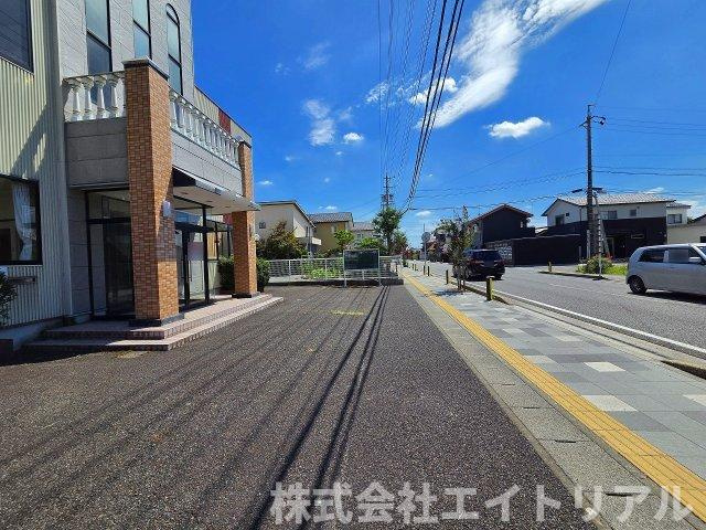 本巣郡北方町芝原中町3丁目　貸店舗の駐車場