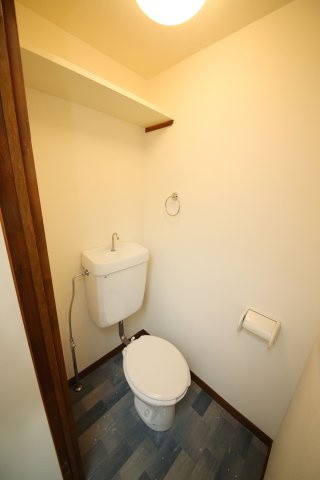 サード・サワータウンのトイレ|別部屋同間取りのお写真となります。参考にご覧くださいませ。