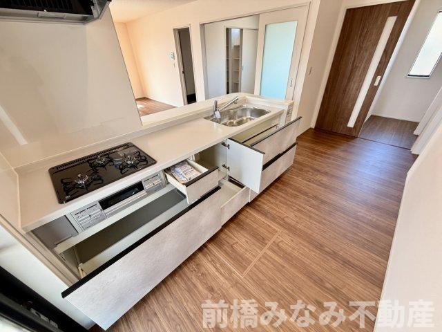 【新築】前橋市富士見町時沢第3　１号棟(全１１棟)　クリエートの家　新築建売分譲のキッチン|コンパクトなキッチンで掃除もラクラク