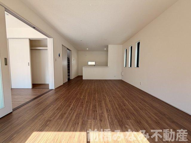【新築】前橋市富士見町時沢第3　６号棟(全１１棟)　クリエートの家　新築建売分譲の居間・リビング|使いやすい居間です