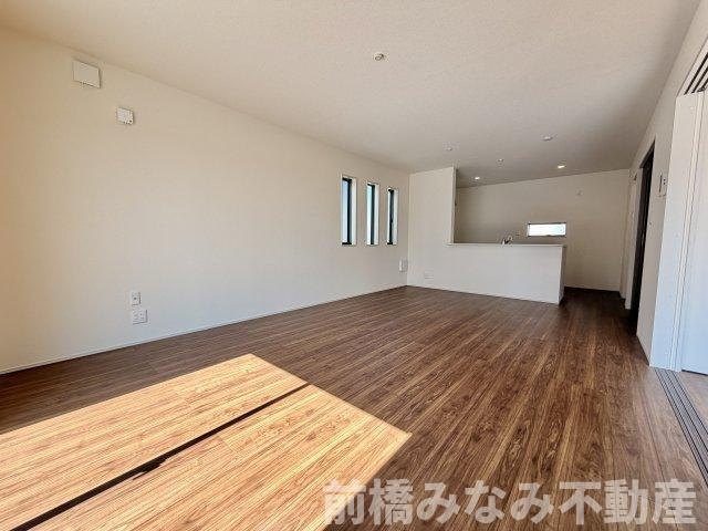 【新築】前橋市富士見町時沢第3　１０号棟(全１１棟)　クリエートの家　新築建売分譲の居間・リビング|ゆったりとしたリビングです