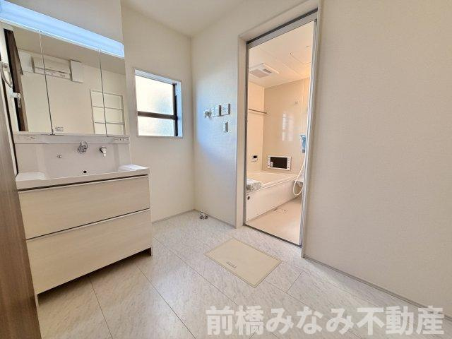 【新築】前橋市富士見町時沢第3　１０号棟(全１１棟)　クリエートの家　新築建売分譲の独立洗面台|朝の支度にも助かる、独立の洗髪洗面化粧台