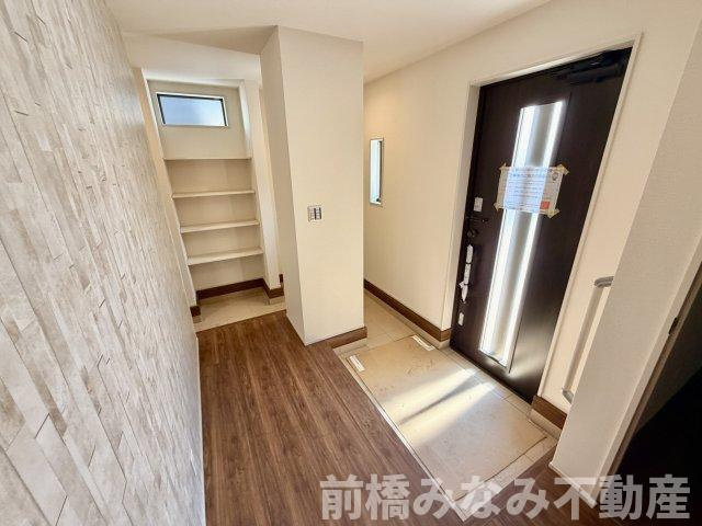 【新築】前橋市富士見町時沢第3　１０号棟(全１１棟)　クリエートの家　新築建売分譲の玄関|きれいな玄関です