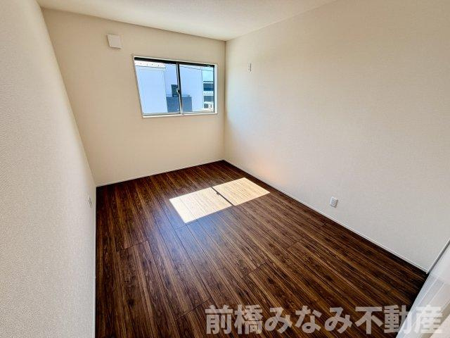 【新築】前橋市富士見町時沢第3　１０号棟(全１１棟)　クリエートの家　新築建売分譲の洋室|明るい洋室です
