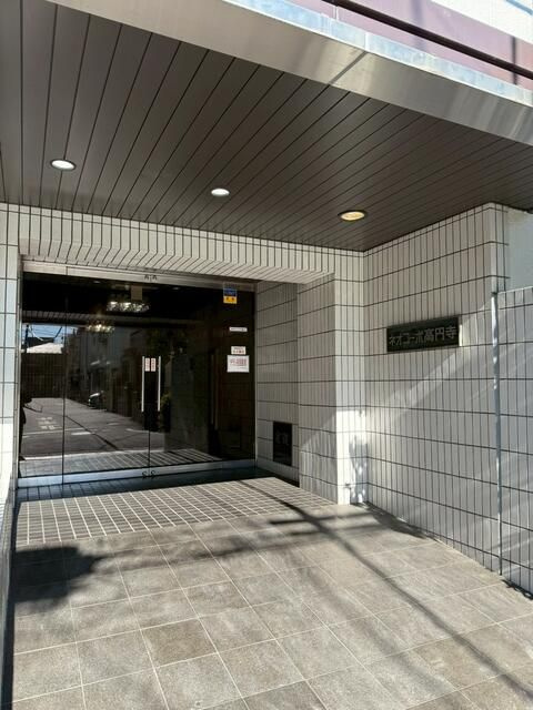 ネオコーポ高円寺のエントランス