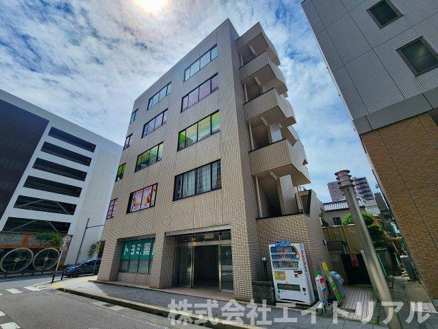 西町マルタビルの外観