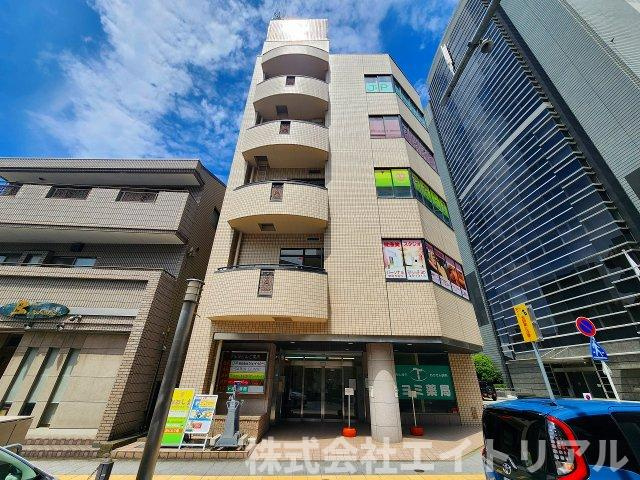 西町マルタビルの外観