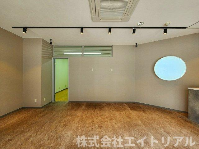 西町マルタビルの内装