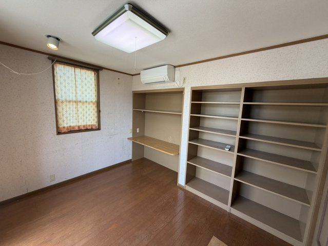 山田町塙沢戸建の洋室