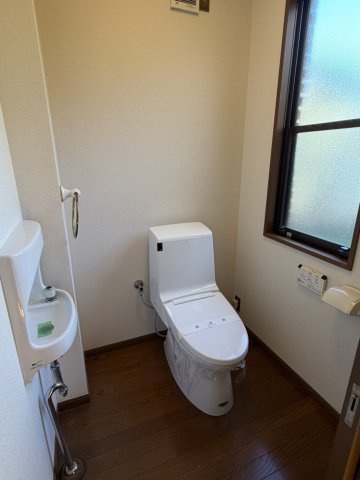 山田町塙沢戸建のトイレ
