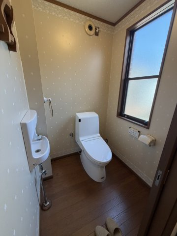 山田町塙沢戸建のトイレ