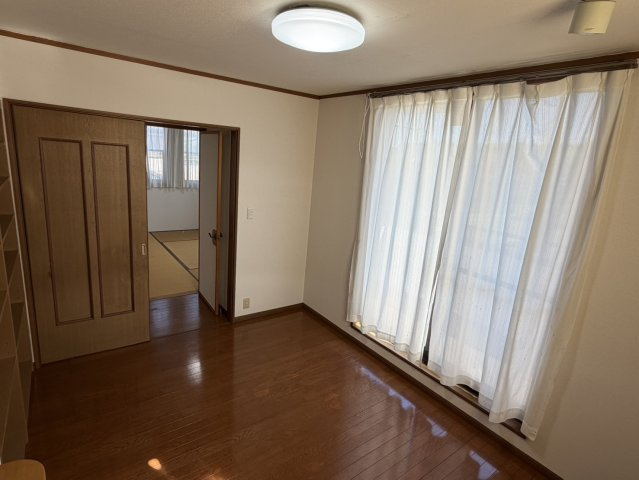 山田町塙沢戸建の洋室
