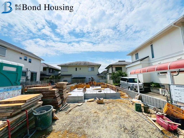 収納豊富　WIC２か所　西区狩場台２丁目　1号棟　新築戸建の駐車場