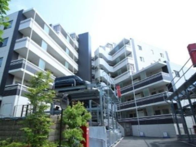 プレシス多摩永山レヴィエの外観