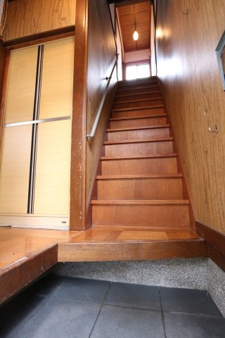 塩屋台2丁目貸家の玄関