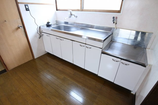 塩屋台2丁目貸家のキッチン