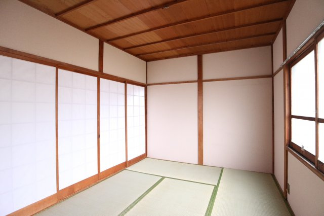 塩屋台2丁目貸家の寝室