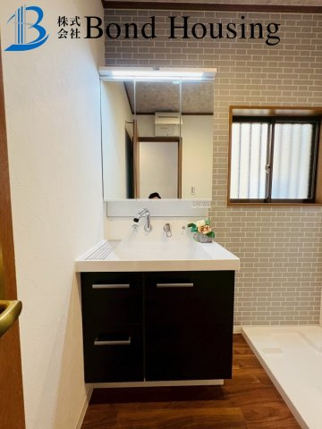 駐車スペース4台あり　伊川谷町有瀬　中古戸建