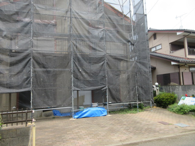 中古戸建　熊谷市拾六間782-12（リフォーム住宅）の前面道路含む現地写真