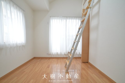 【洋室】 | 座間市ひばりが丘1丁目　中古戸建て【仲介手数料無料】 | 2階　洋室1（6.0帖）