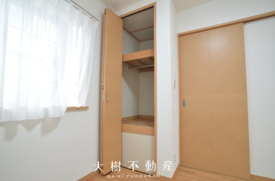 【洋室】 | 座間市ひばりが丘1丁目　中古戸建て【仲介手数料無料】 | 2階　洋室3　クローゼット