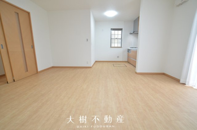 【居間・リビング】 | 座間市ひばりが丘1丁目　中古戸建て【仲介手数料無料】